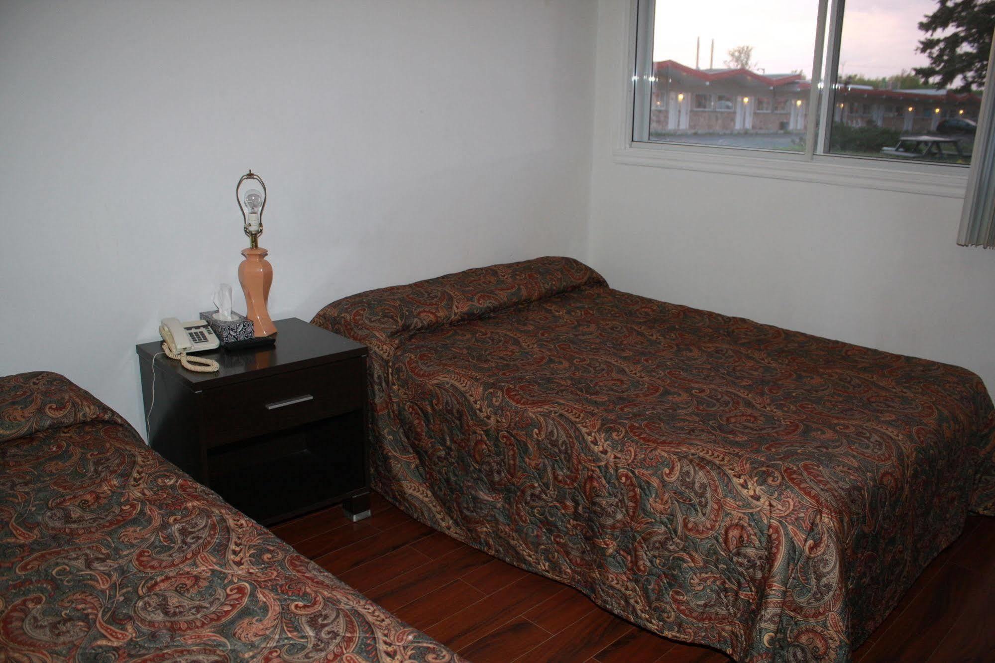 Grand Motel Saint-Hubert Лонгьой Екстер'єр фото